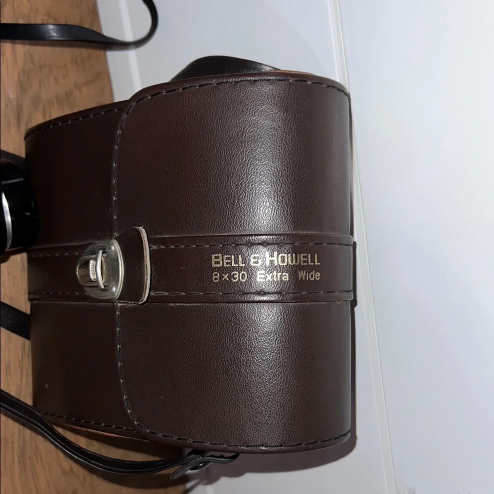 Vintage Bell & Howell 8 X 30 Binoculars with Brown Leather Case - Picture 3 of 16